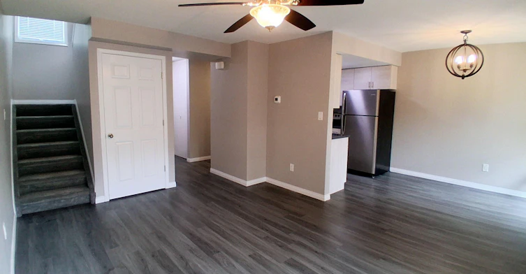 460 Abbottsfield Road Northwest, Edmonton, AB, T5W 4R3 - 4