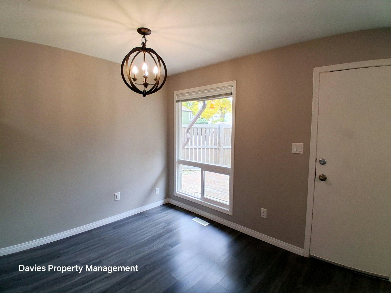 460 Abbottsfield Road Northwest, Edmonton, AB, T5W 4R3 5