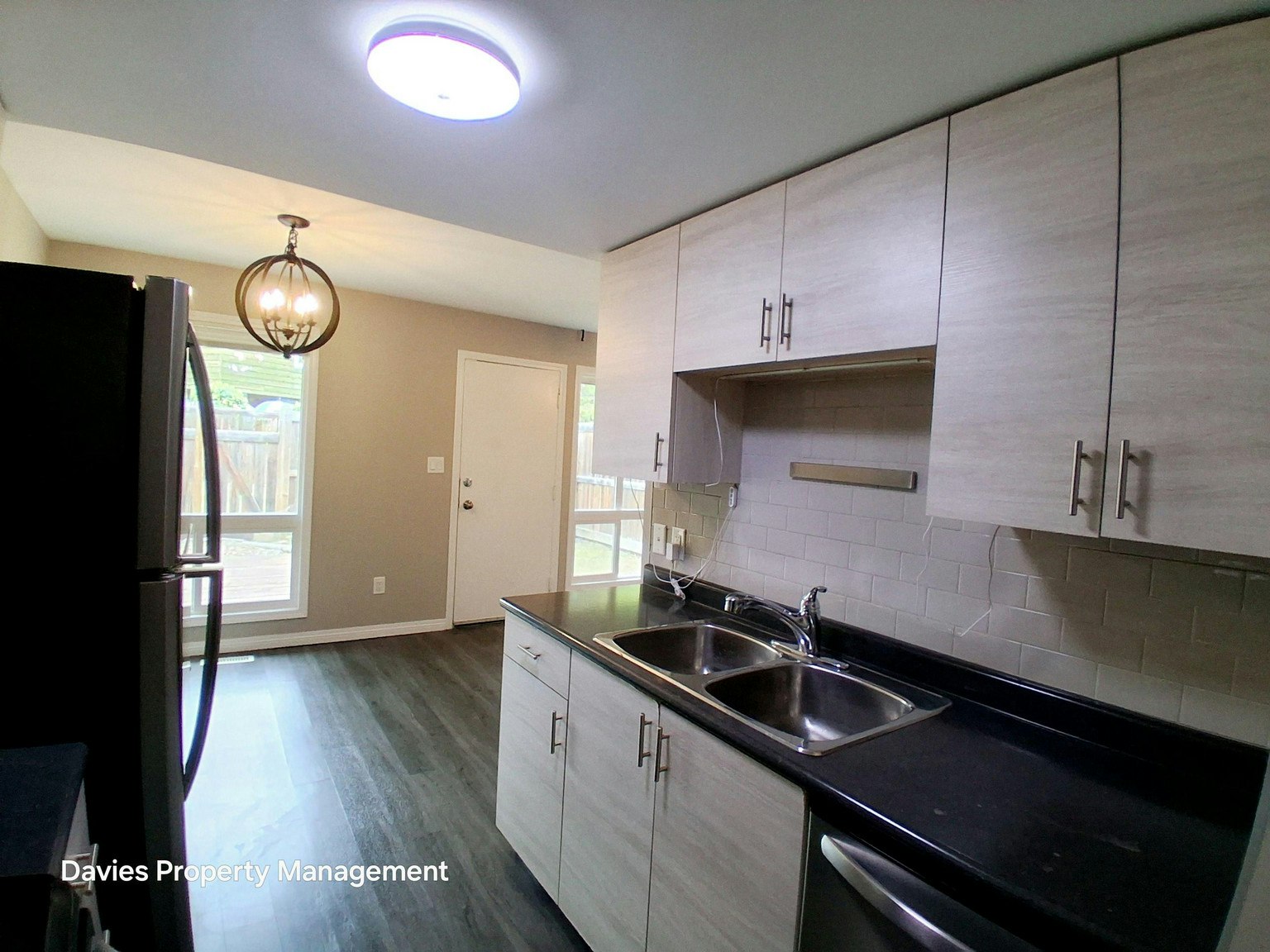 460 Abbottsfield Road Northwest, Edmonton, AB, T5W 4R3 2