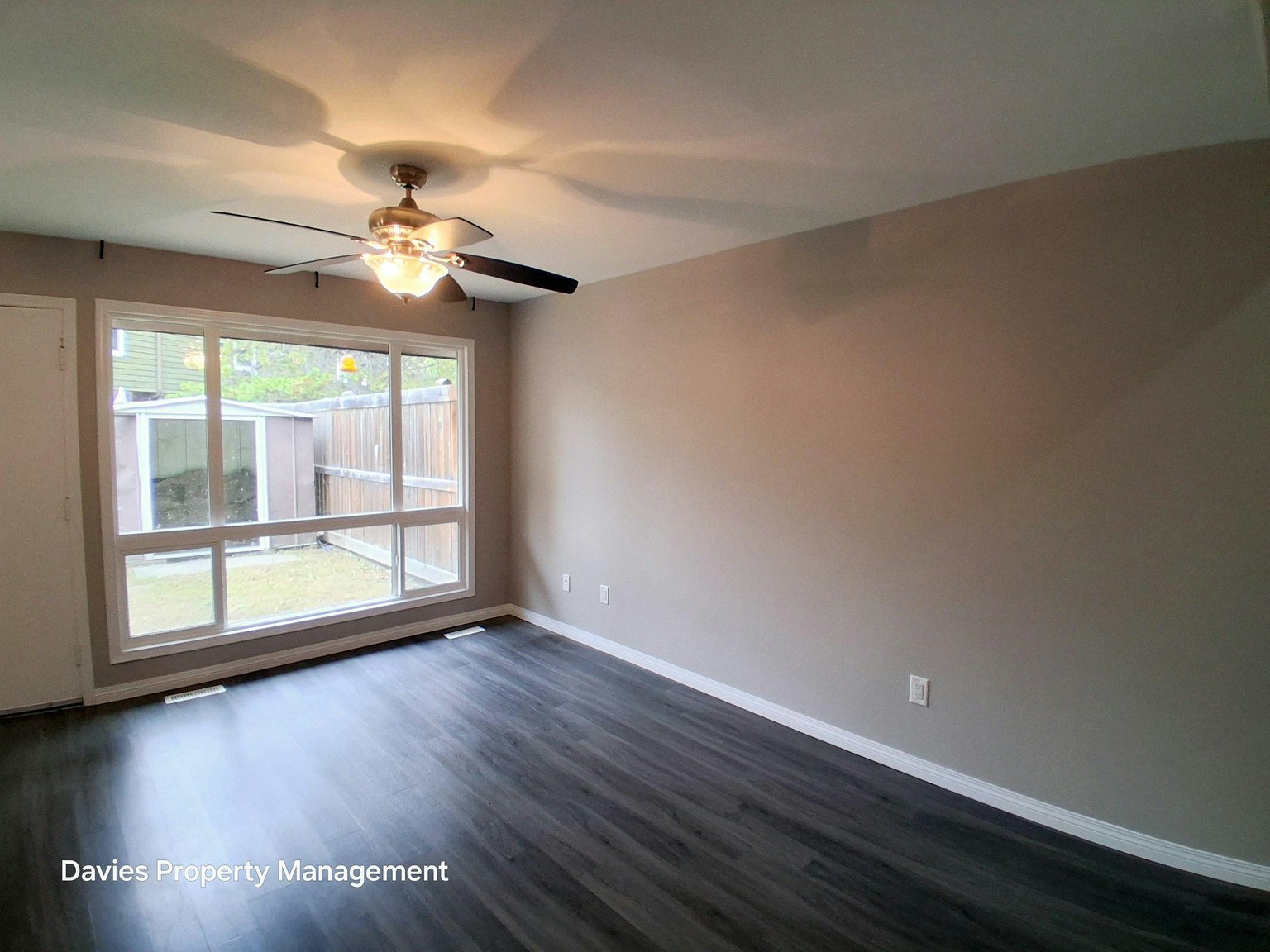 460 Abbottsfield Road Northwest, Edmonton, AB, T5W 4R3 3