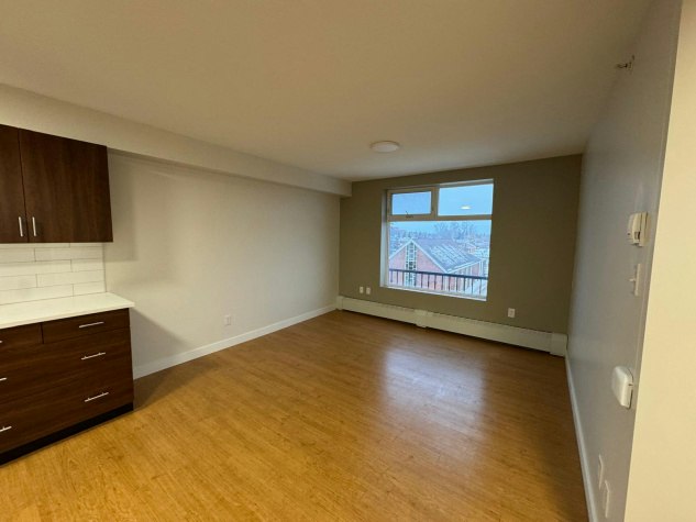 4707 50 Street, Red Deer, AB, T4N 1X3 - 3