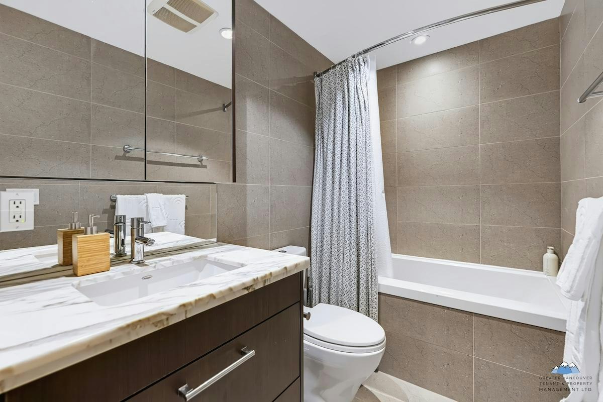 1708 Columbia Street, Vancouver, BC, V5Y 0H7 - 14