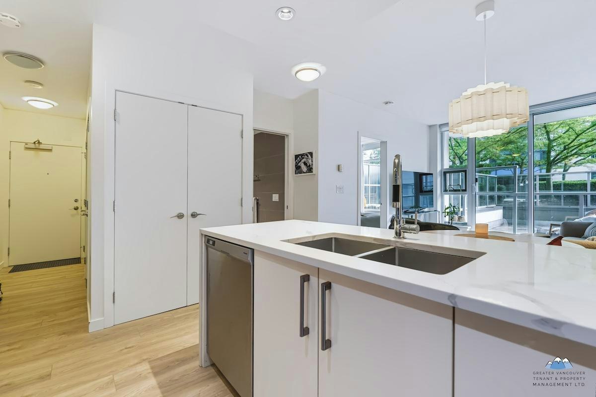 1708 Columbia Street, Vancouver, BC, V5Y 0H7 - 4