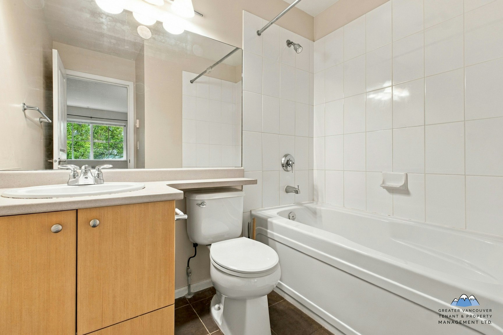 7088 17th Avenue, Burnaby, BC, V3N 1K5 - 20