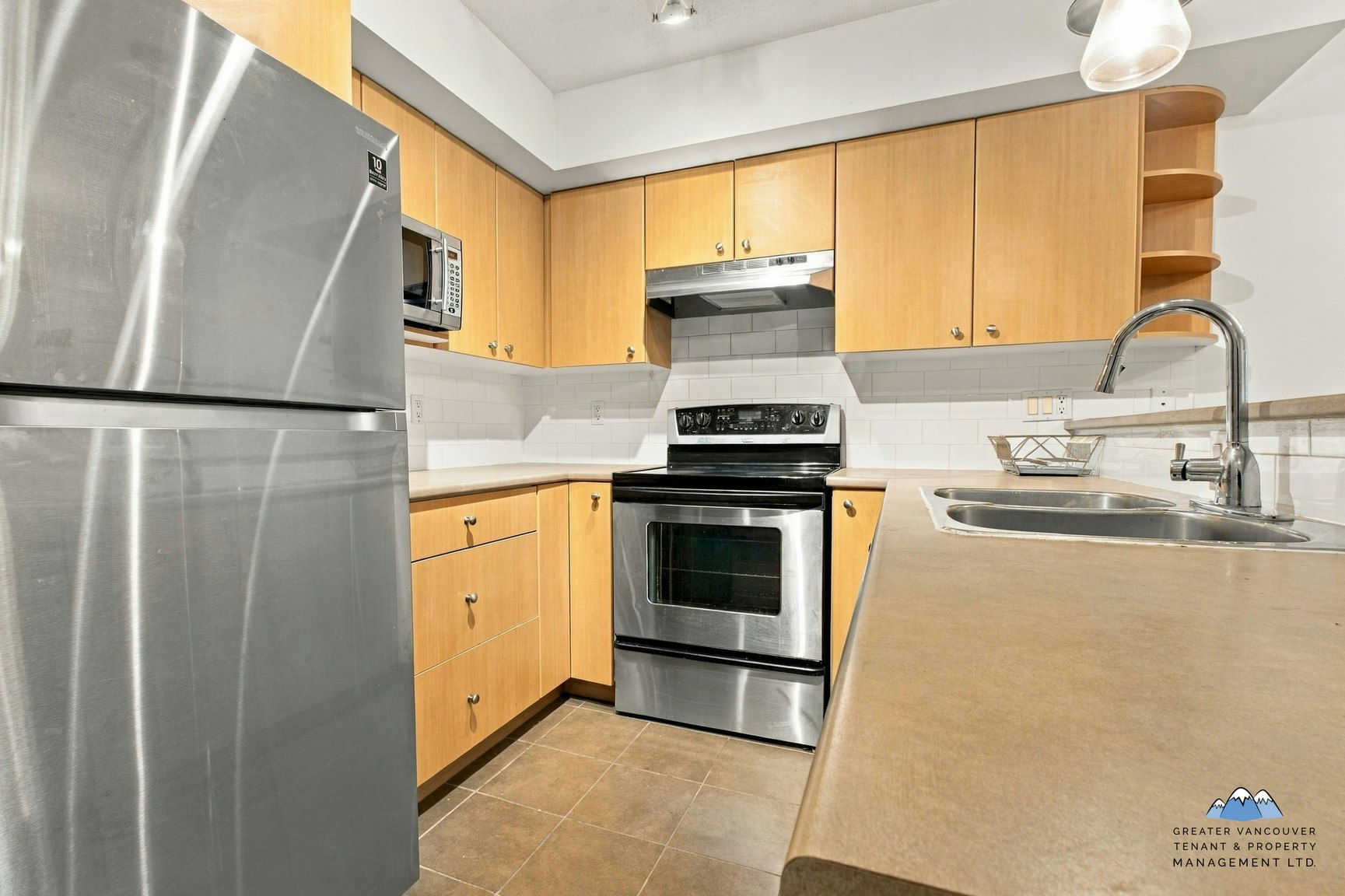 7088 17th Avenue, Burnaby, BC, V3N 1K5 - 4