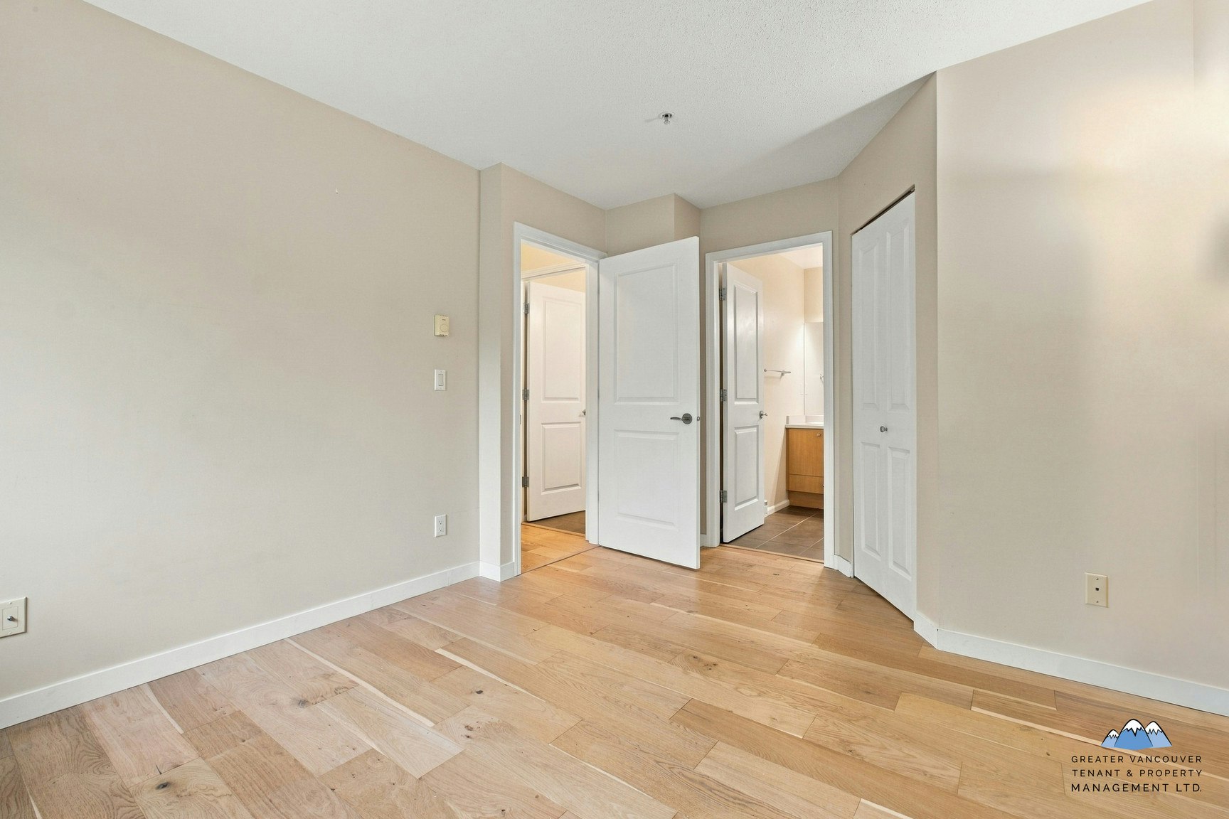 7088 17th Avenue, Burnaby, BC, V3N 1K5 - 12