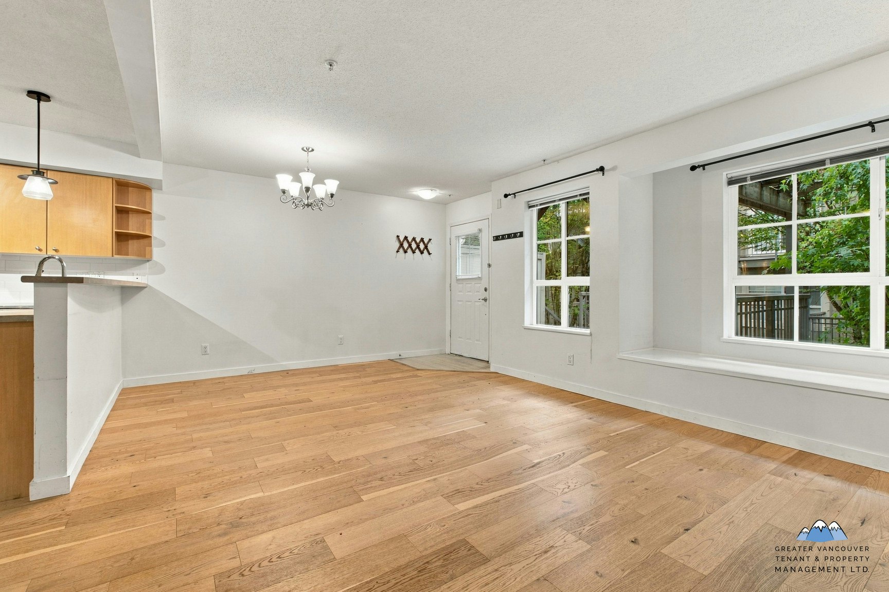 7088 17th Avenue, Burnaby, BC, V3N 1K5 - 10