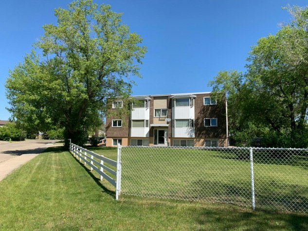 5806 52 Avenue, Red Deer, AB, T4N 4K4