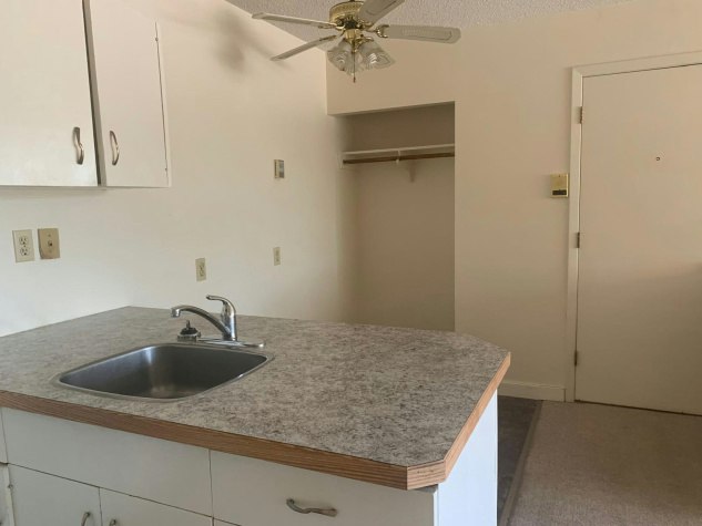 5806 52 Avenue, Red Deer, AB, T4N 4K4 - 8