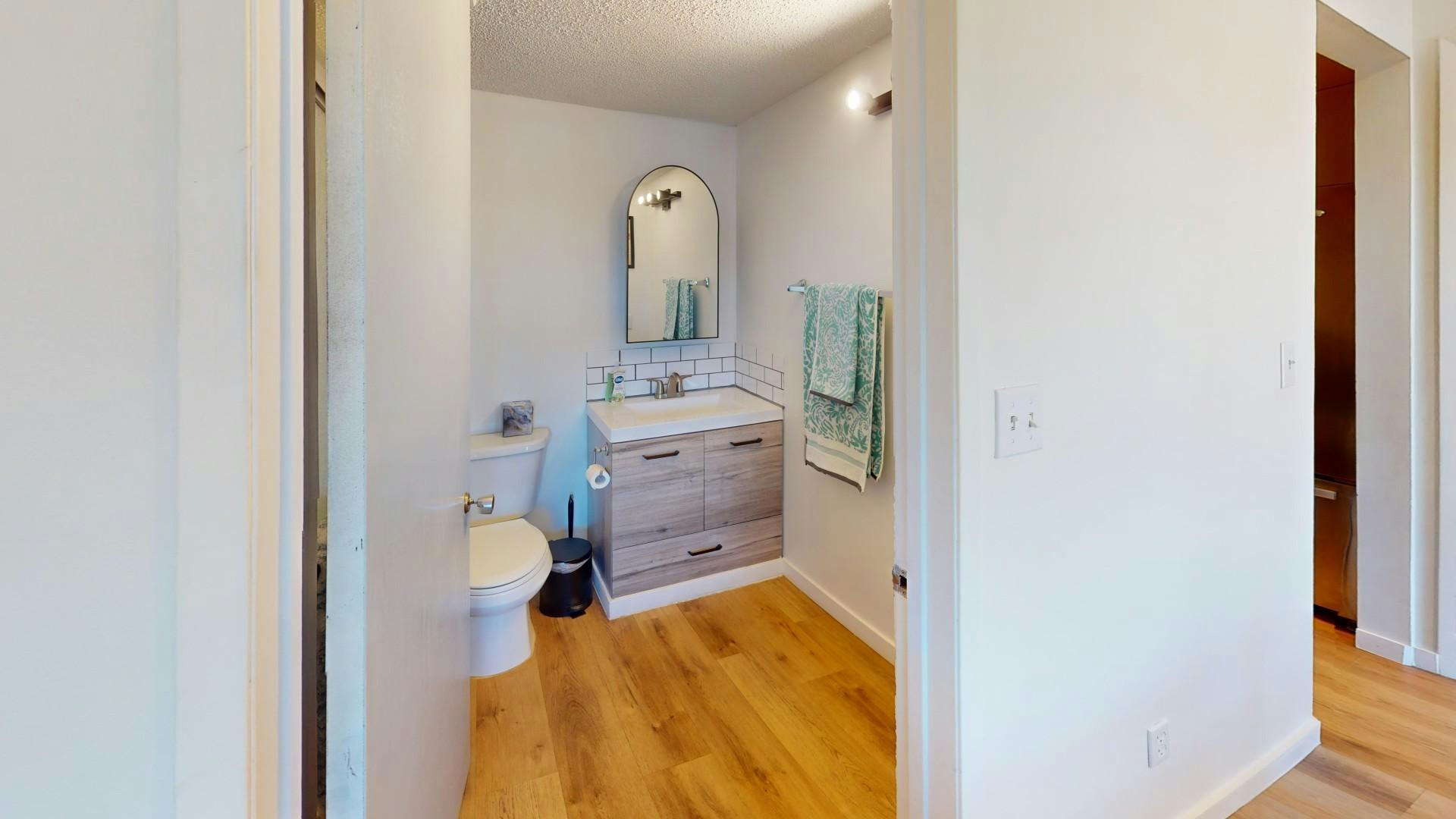 4512 75 Street Northwest, Calgary, AB, T3B 2M9 - 8