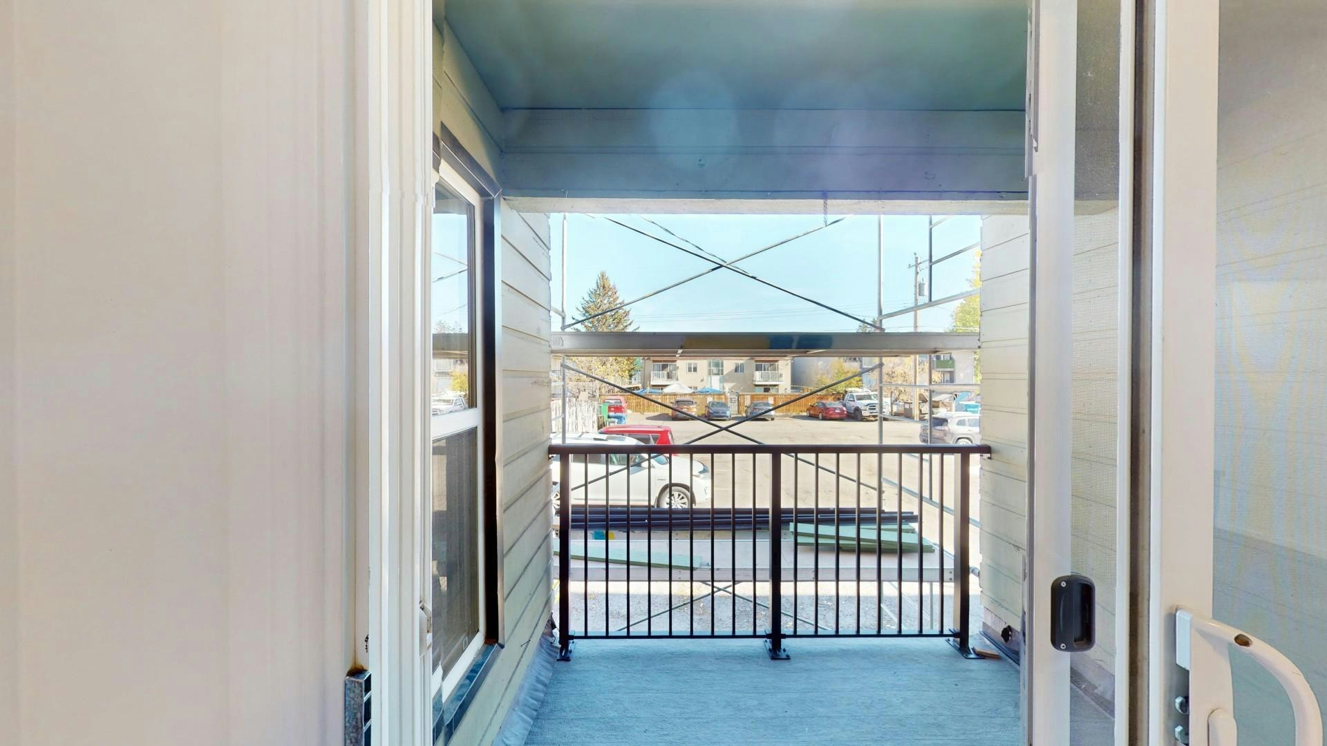 4512 75 Street Northwest, Calgary, AB, T3B 2M9 - 6