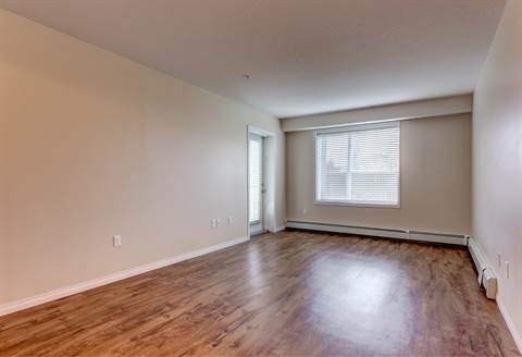 216-121 Mclaughlin Drive, Spruce Grove, AB, T7X 0P1 - 2