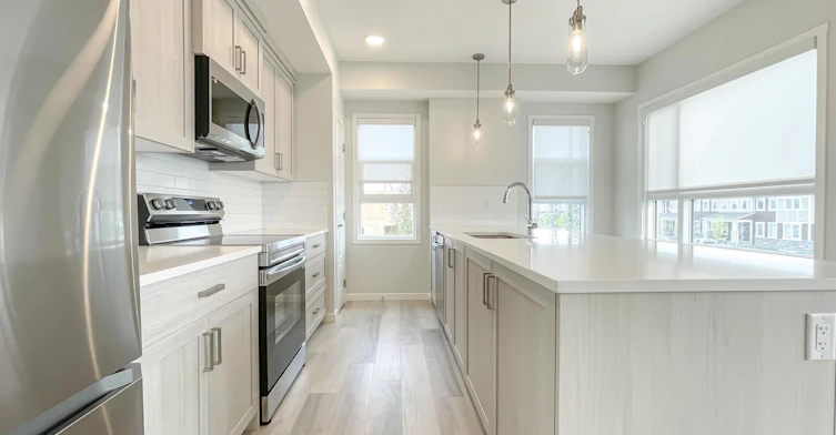212-80 Carrington Plaza Northwest, Calgary, AB, T3P 1X6 - 3