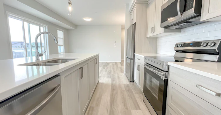 212-80 Carrington Plaza Northwest, Calgary, AB, T3P 1X6 - 4