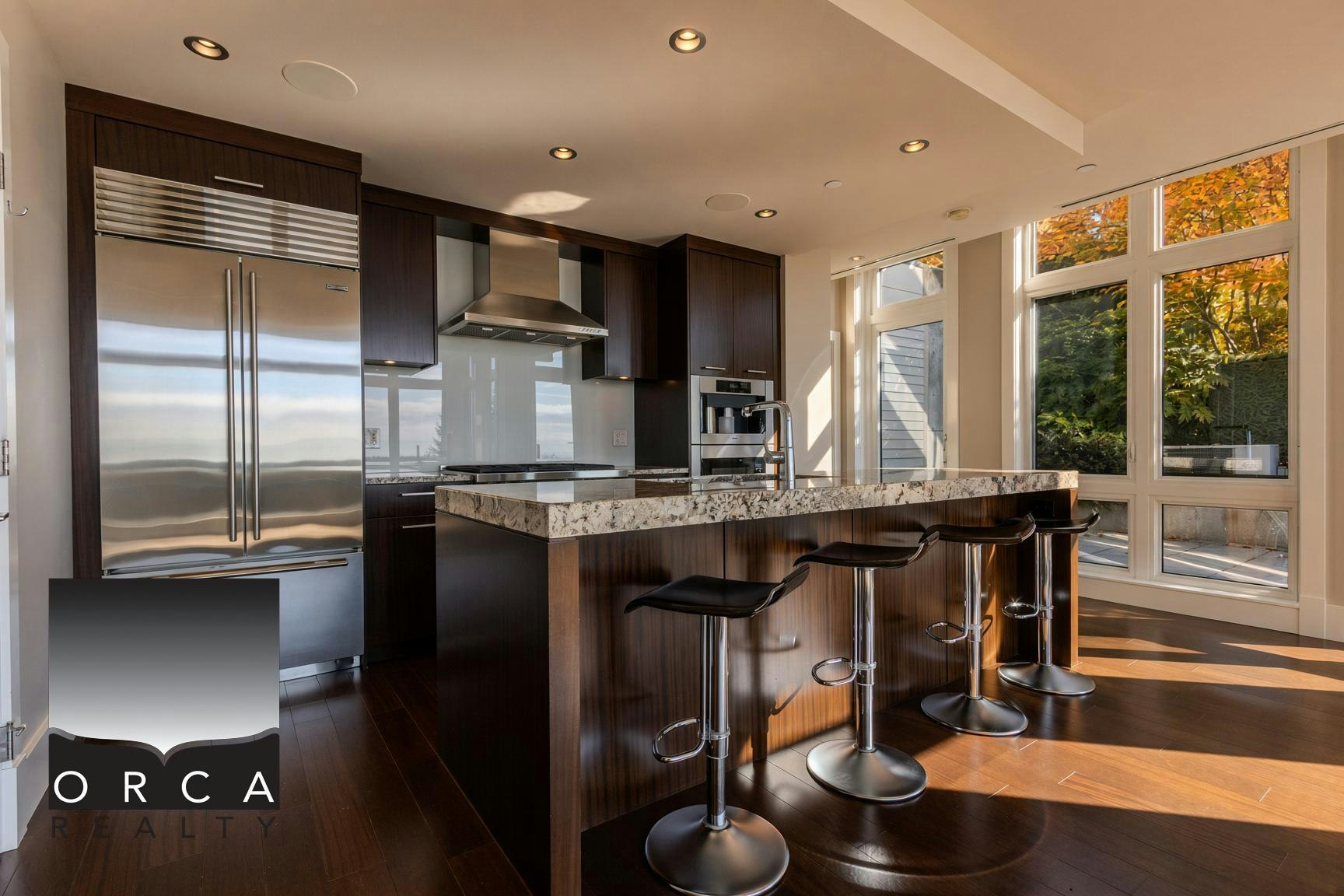 2551 Highgrove Mews, West Vancouver, BC, V7S 3E5 - 4