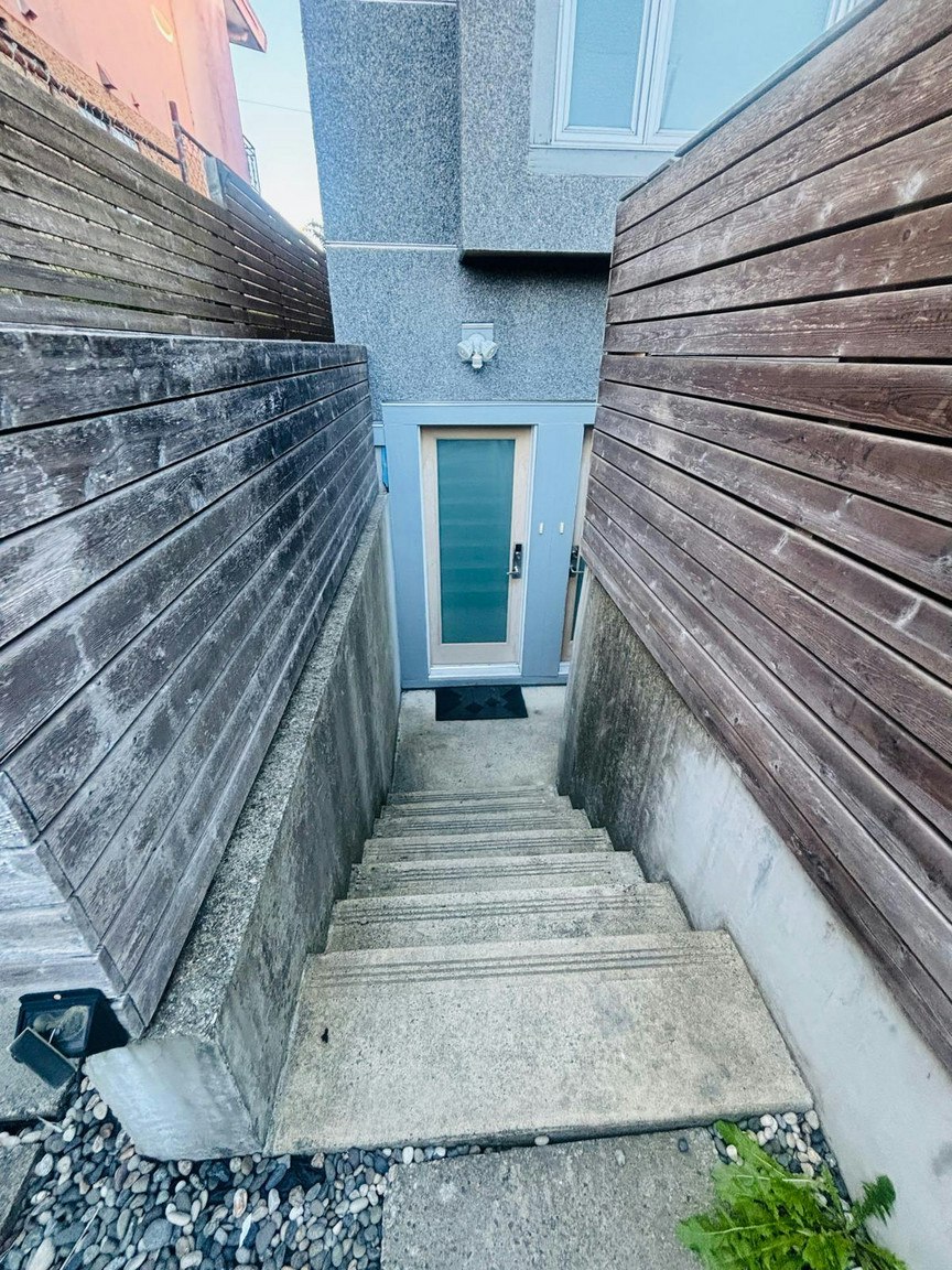 LEFT BASEMENT-3260 East 5th Avenue, Vancouver, BC, V5M 1P3 - 3