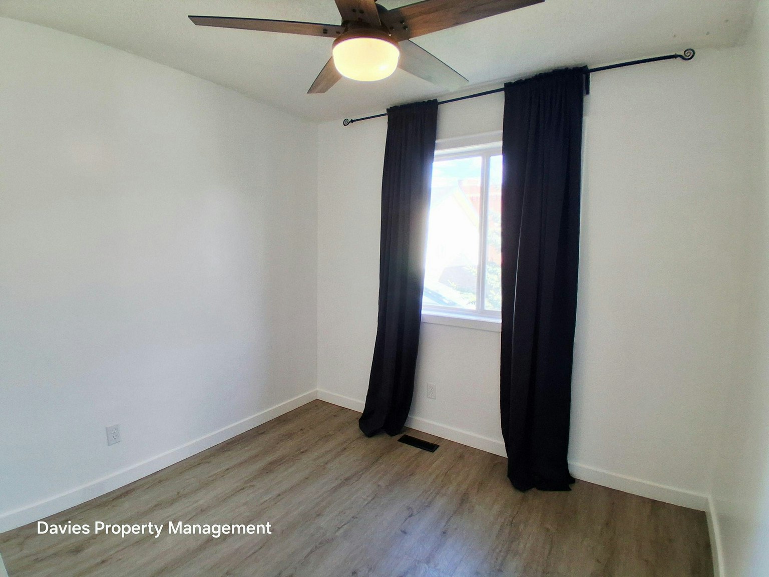 54-10909 106 Street NW, Edmonton, AB, T5H 4M7 - 9