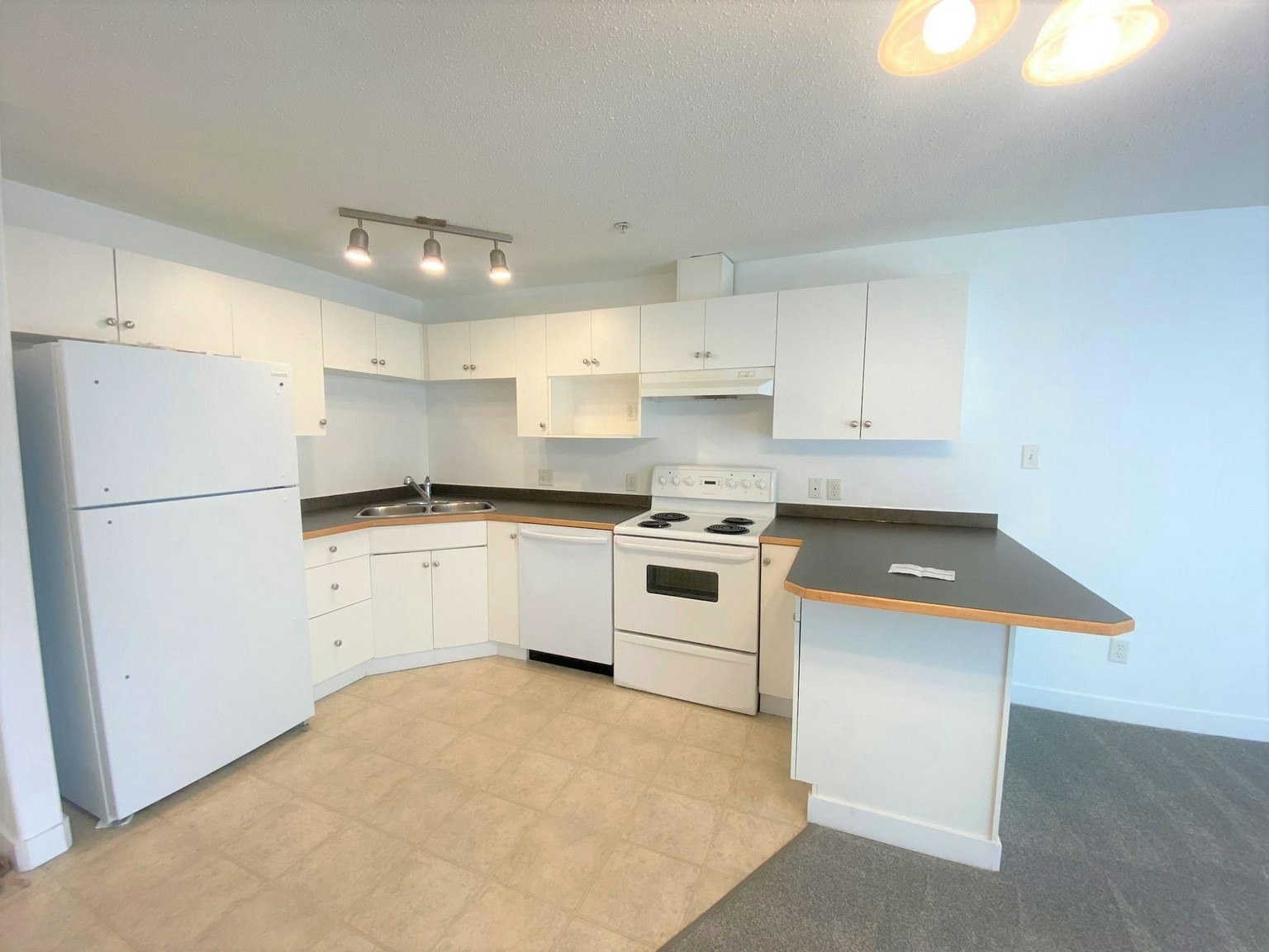 11325 83 Street Northwest, Edmonton, AB, T5B 4W5