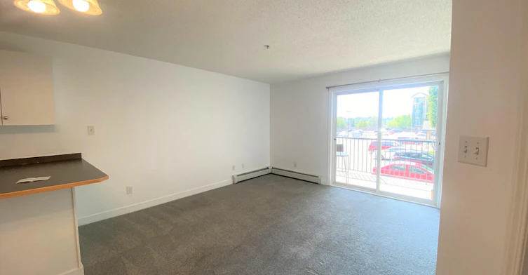 11325 83 Street Northwest, Edmonton, AB, T5B 4W5 - 2