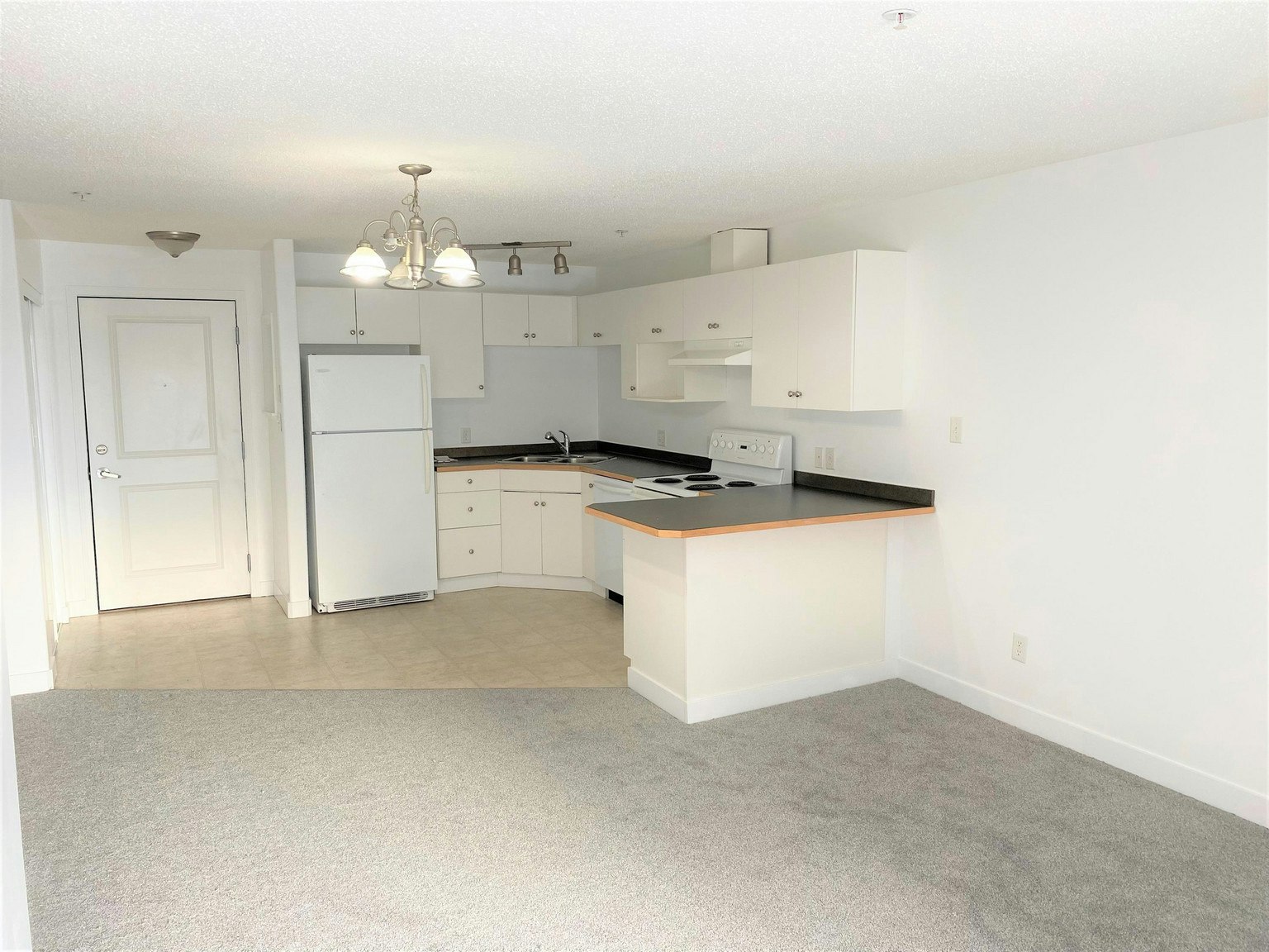 11325 83 Street Northwest, Edmonton, AB, T5B 4W5 - 7