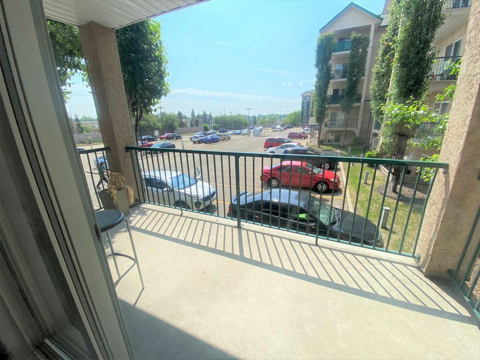 11325 83 Street Northwest, Edmonton, AB, T5B 4W5 - 9