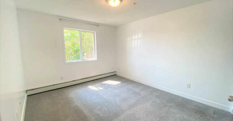11325 83 Street Northwest, Edmonton, AB, T5B 4W5 - 8