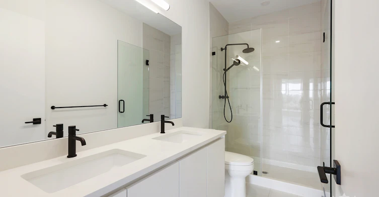 403, , Surrey, BC, V3W 3N5 - 15