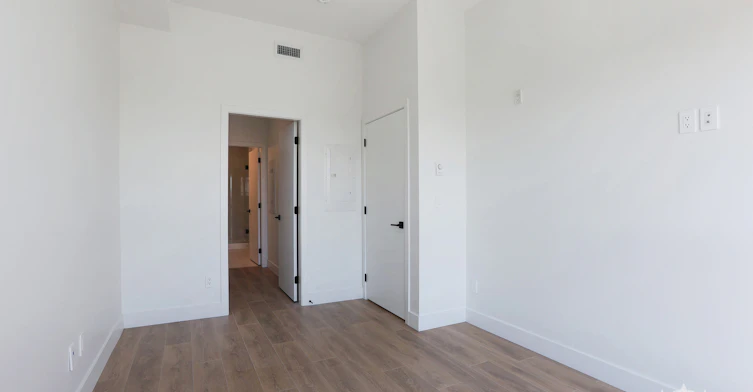 403, , Surrey, BC, V3W 3N5 - 13
