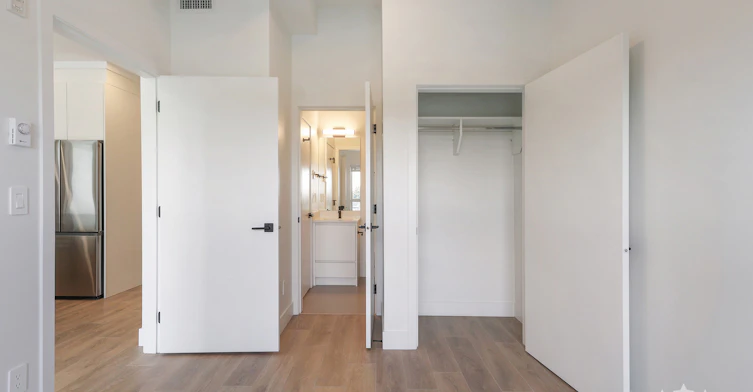 403, , Surrey, BC, V3W 3N5 - 17