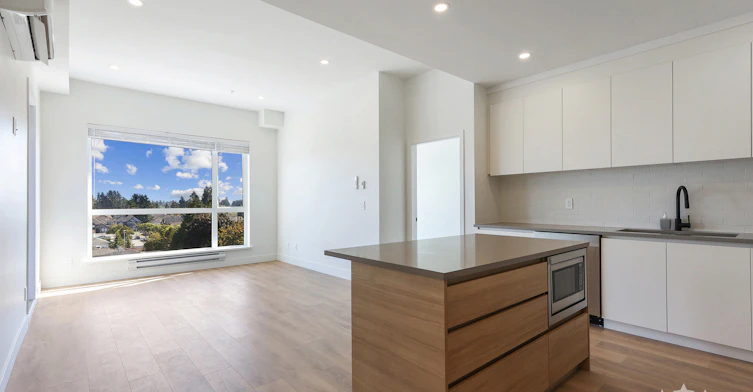 403, , Surrey, BC, V3W 3N5 - 8