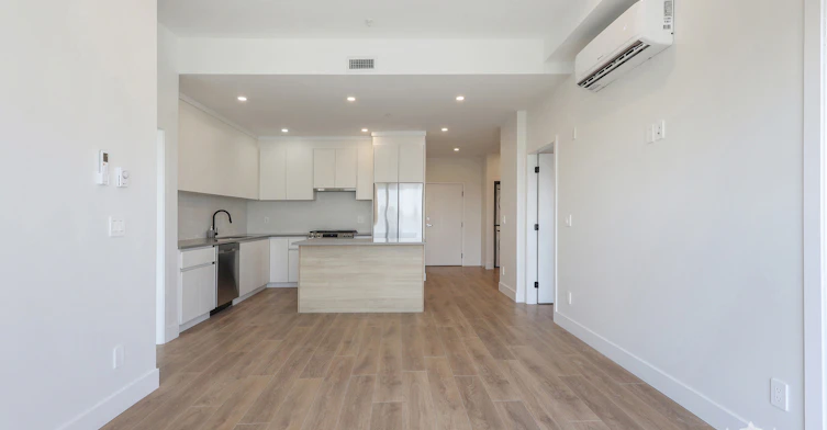403, , Surrey, BC, V3W 3N5 - 11