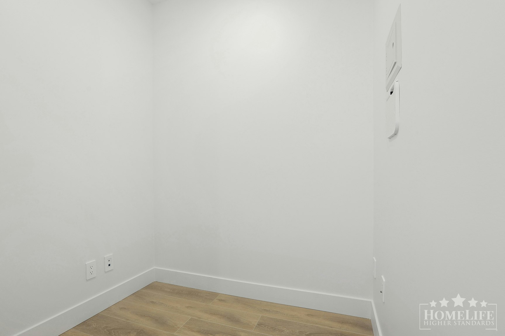 403,  , Surrey, BC, V3W 3N5 - 7