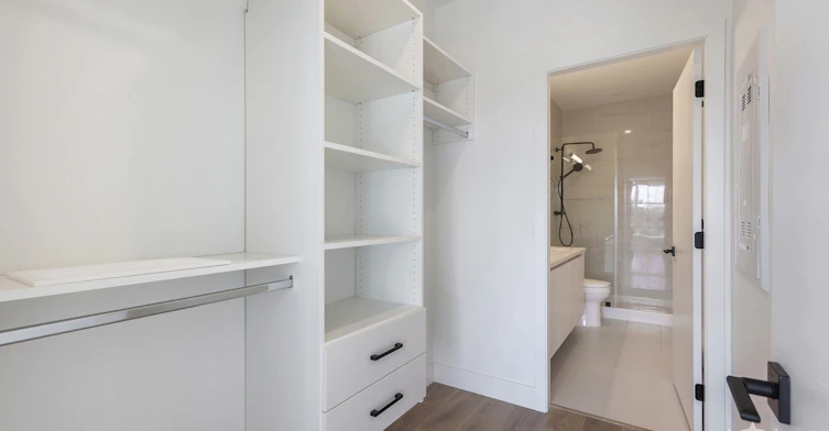 403, , Surrey, BC, V3W 3N5 - 14