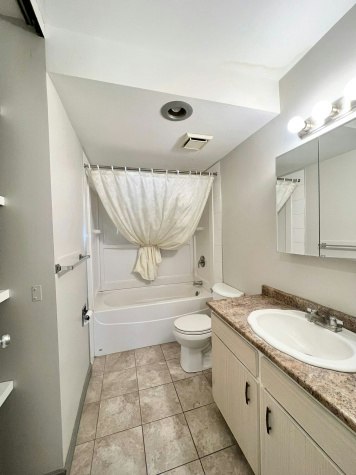 5104 43 Street, Red Deer, AB - 5