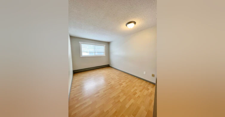5104 43 Street, Red Deer, AB - 3