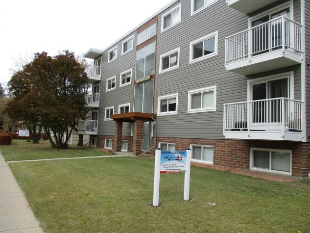 5104 43 Street, Red Deer, AB - 2