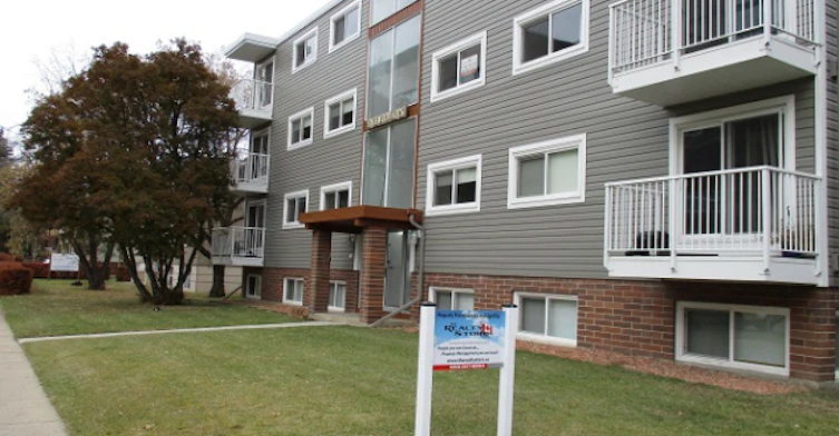 5104 43 Street, Red Deer, AB - 2