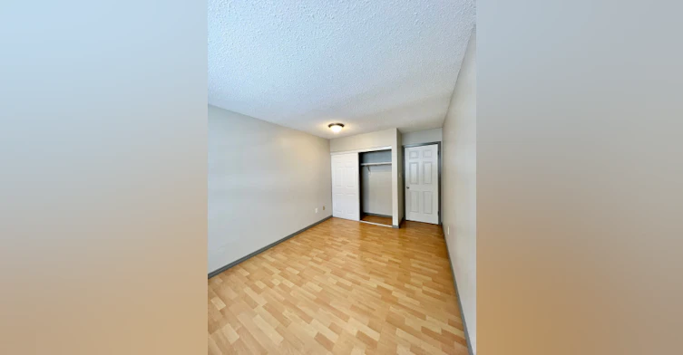 5104 43 Street, Red Deer, AB - 8