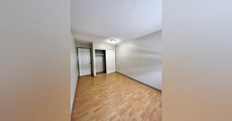 5104 43 Street, Red Deer, AB - 6