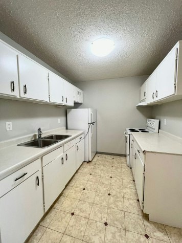 5104 43 Street, Red Deer, AB - 10