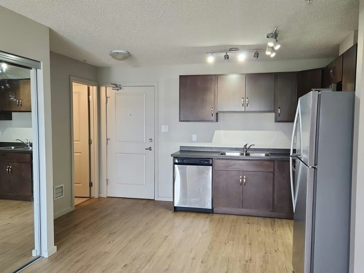 303-5404 7 Avenue Southwest, Edmonton, AB, T6X 2K4 4