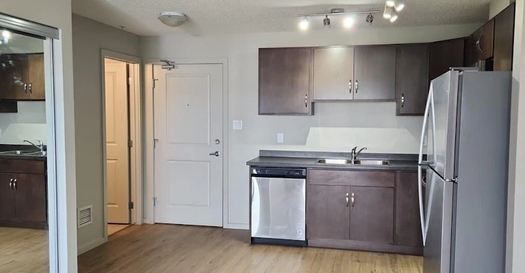 303-5404 7 Avenue Southwest, Edmonton, AB, T6X 2K4 - 4