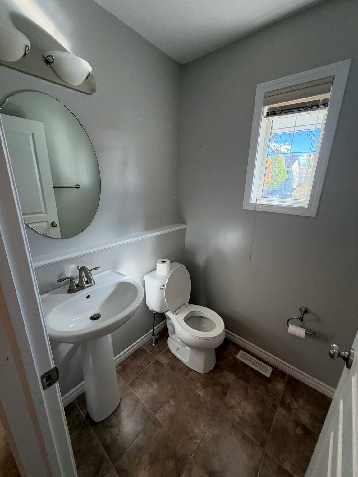 7216 21 Avenue Southwest, Edmonton, AB, T6X 0L5 4