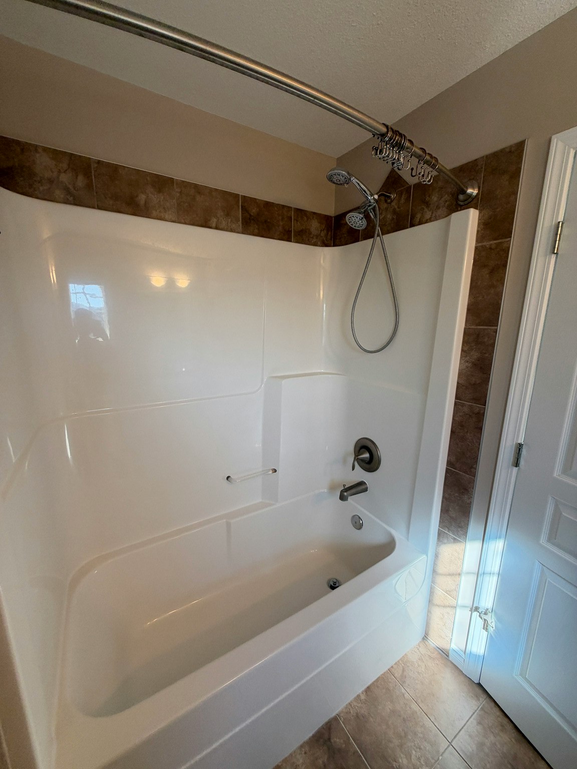 7216 21 Avenue Southwest, Edmonton, AB, T6X 0L5 - 23