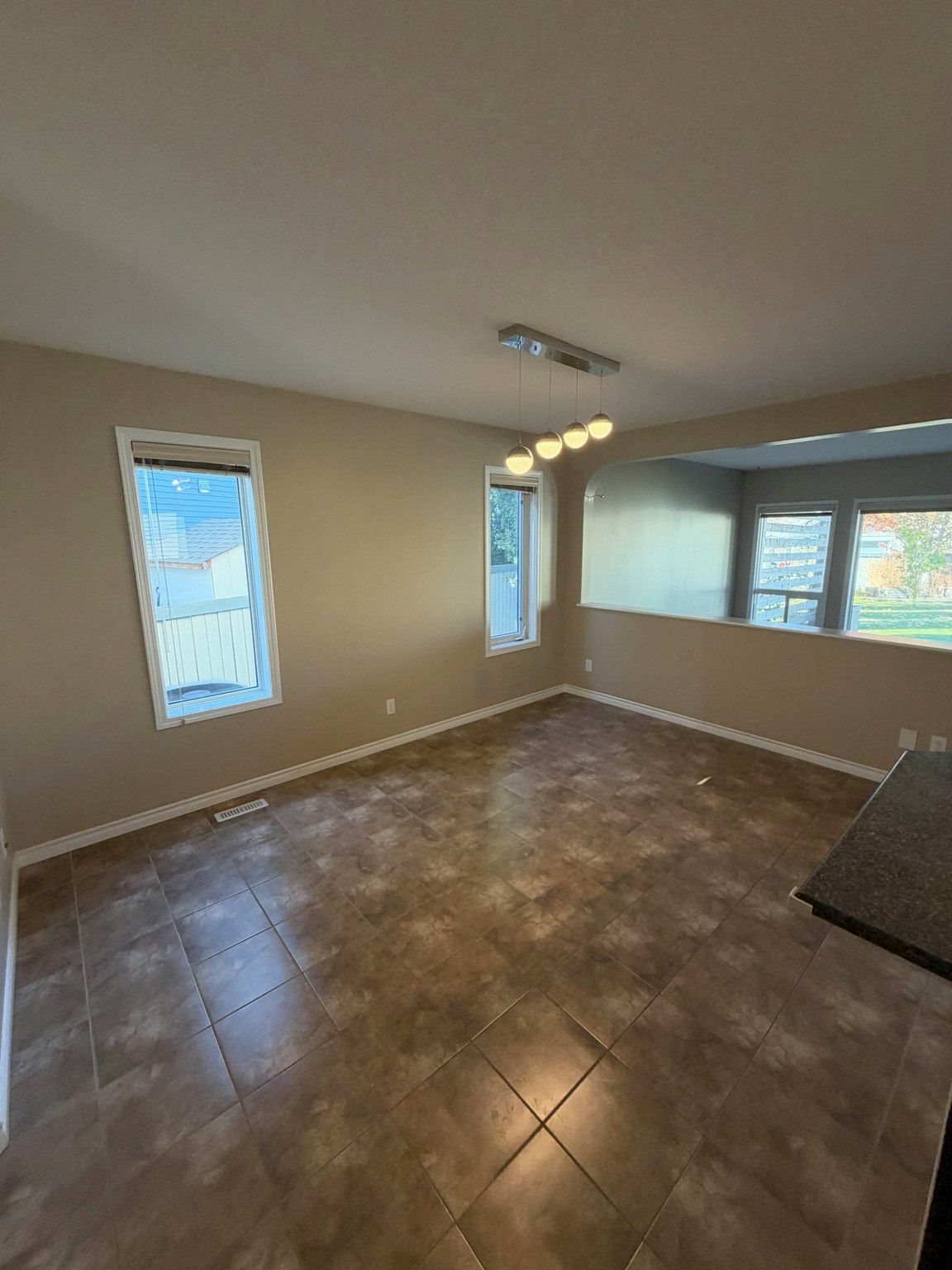7216 21 Avenue Southwest, Edmonton, AB, T6X 0L5 - 8