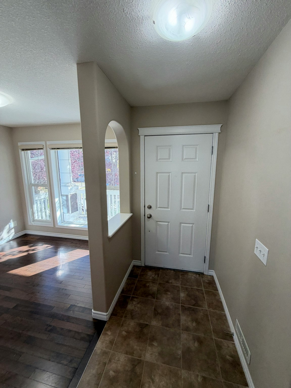 7216 21 Avenue Southwest, Edmonton, AB, T6X 0L5 2