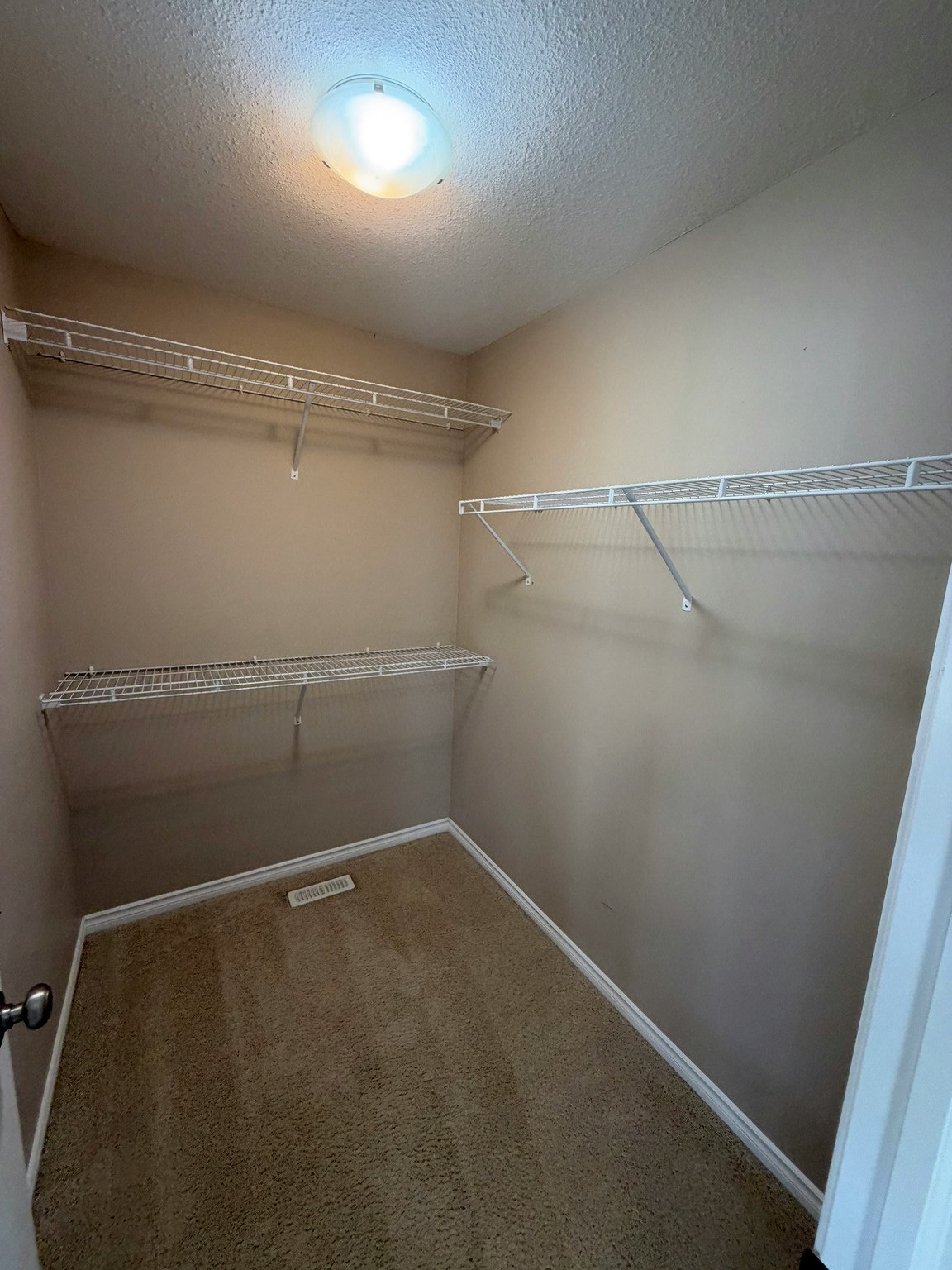 7216 21 Avenue Southwest, Edmonton, AB, T6X 0L5 - 21