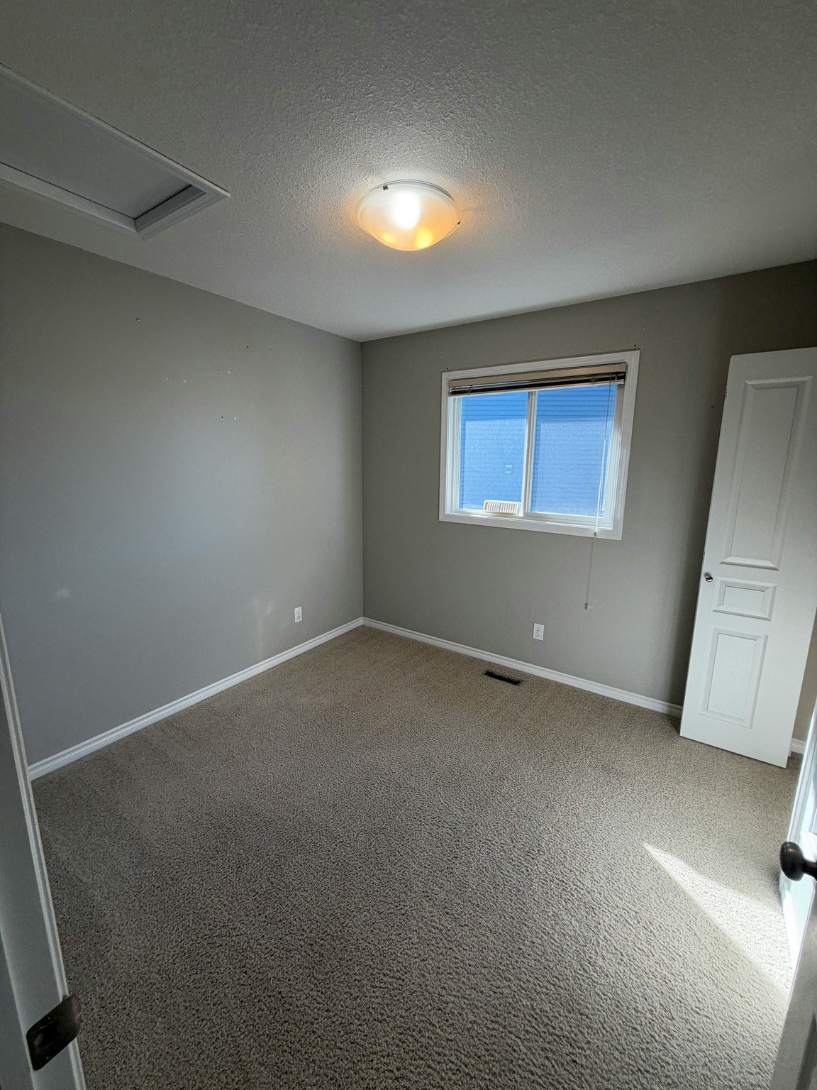 7216 21 Avenue Southwest, Edmonton, AB, T6X 0L5 - 16