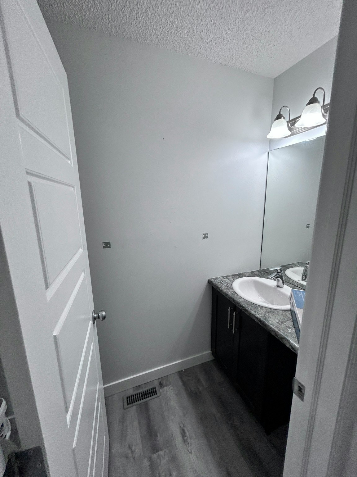 1903 28 Street Northwest, Edmonton, AB, T6T 0K2 - 2