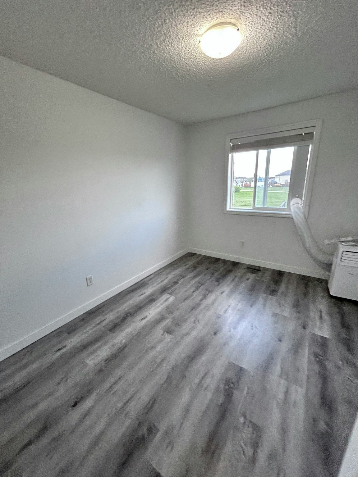 1903 28 Street Northwest, Edmonton, AB, T6T 0K2 - 21
